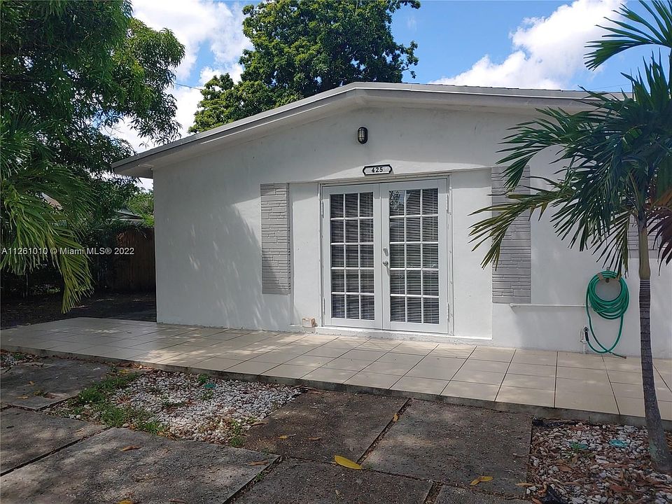1st image of 425 SW 22nd Ave #1