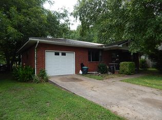 304 S Thorne Ave, Green Forest, AR 72638