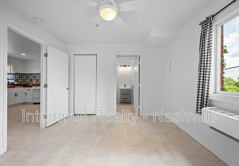 910 Shelby Ave #201 — Photo 6
