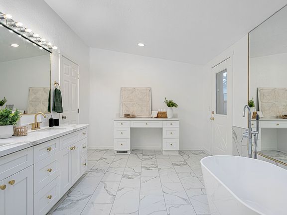 4th image of 3226 S 292nd St