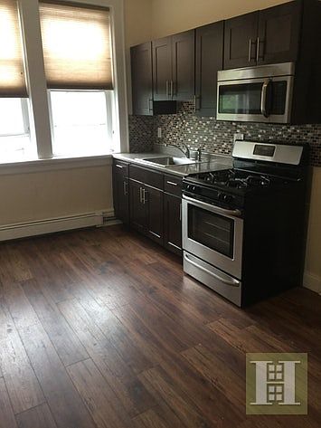 2nd image of 99 Pine St APT 4