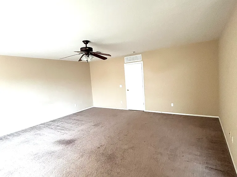 3174 W Carlos Ln — Photo 23