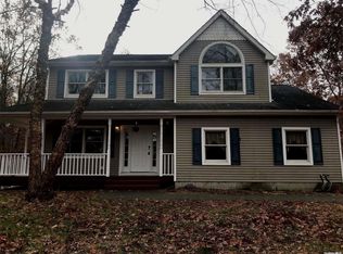 222 Mill Rd, Manorville, NY 11949