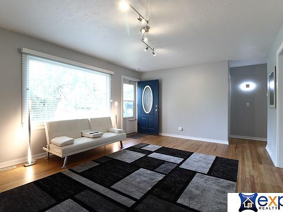 4th image of 2312 Josephine St