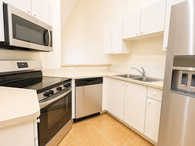 509 NE 24th Pl #A — Photo 3