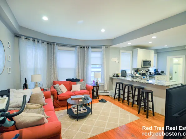 62 Mapleton St, Brighton, MA