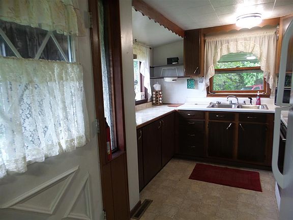 4th image of W8524 County Road D