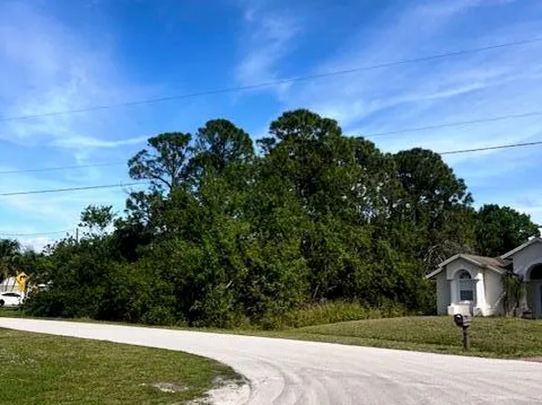 5485 NW Ligon Circle, Port St Lucie, FL 34983