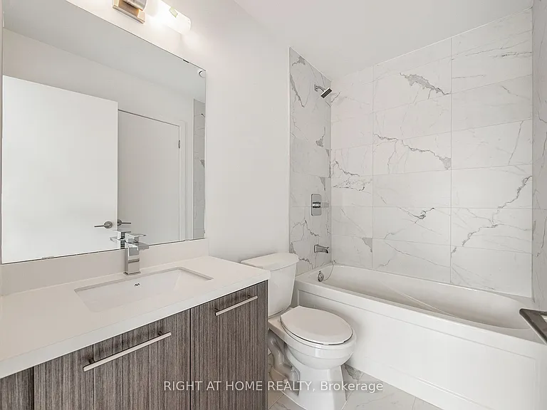 260 Finch Ave E #4 — Photo 18