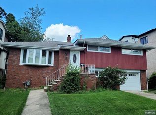 2457 Camner St, Fort Lee, NJ 07024