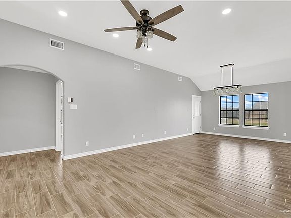 3rd image of 3109 E Francis Ln