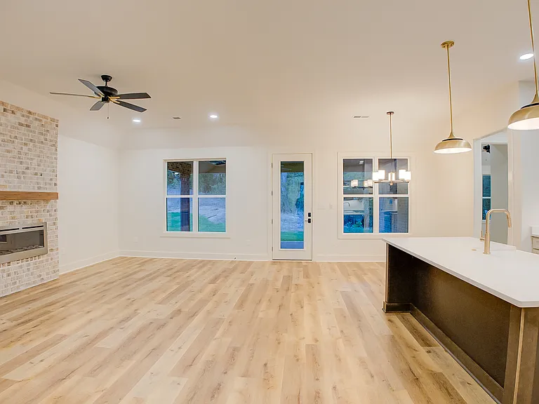 77 Kings Pond Cv — Photo 9