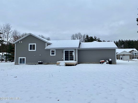 5th image of 6662 Minard Dr