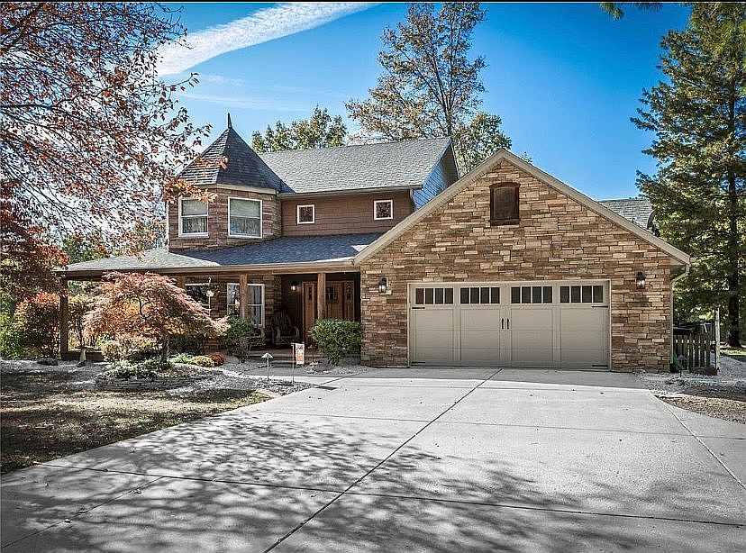 1st image of 8801 Rosewood Hills Dr