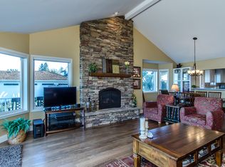 52 Chapman Loop UNIT F, Steilacoom, WA 98388