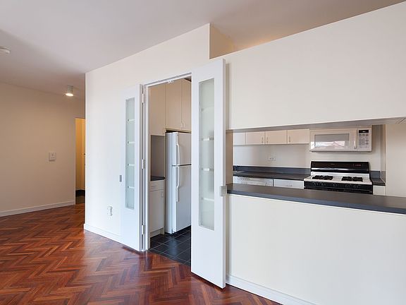 3rd image of 360 E 88th St APT 5C