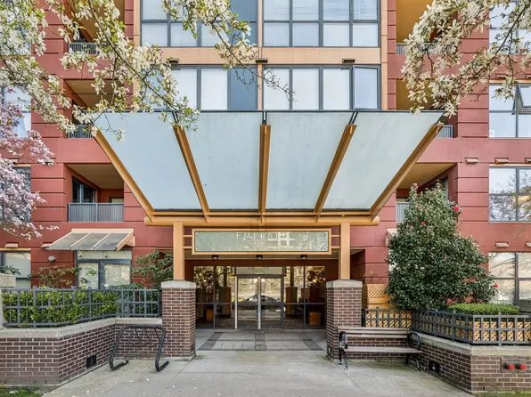 5288 Melbourne St #610, Vancouver, BC V5R 6E6
