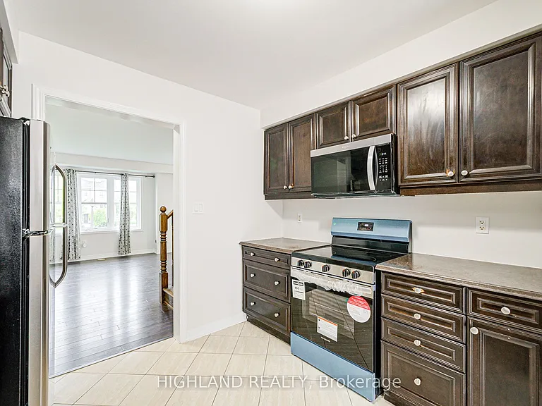 265 Ellen Davidson Dr #4 — Photo 15