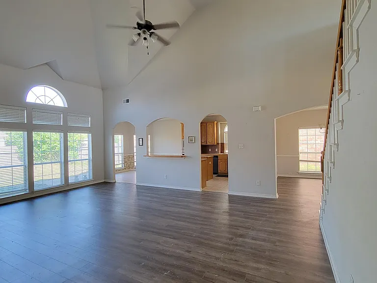 5400 Meadow Valley Dr — Photo 16