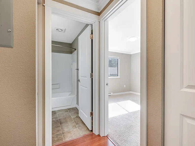 Whispering Brook Apartments — Photo 13