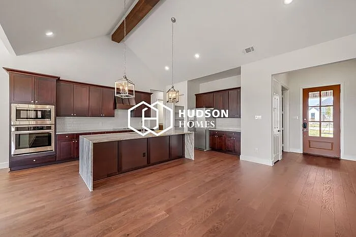 4 bed, 2.5 bath, 2404 sqft, $2,915 — Photo 4