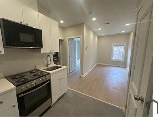 1446 Fairmont St NW #4, Washington, DC 20009