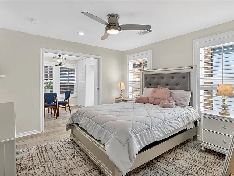 4315 Cabell Dr — Photo 21