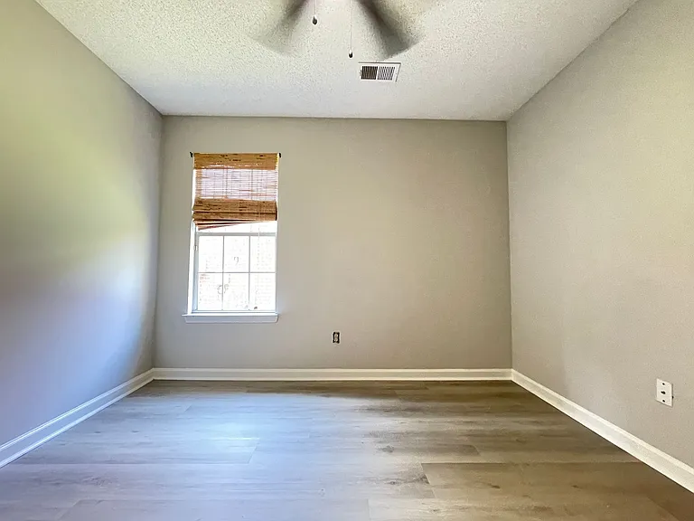 5884 Alexandria Ln — Photo 9