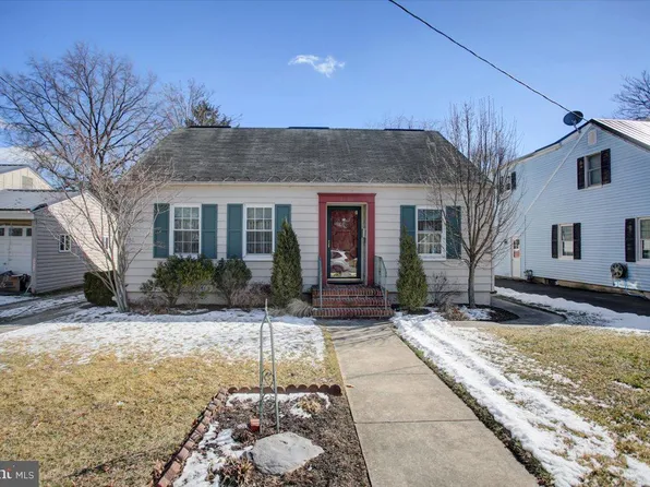 1558 Scotland Ave, Chambersburg, PA 17201