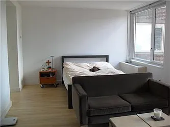 Rented by R New York