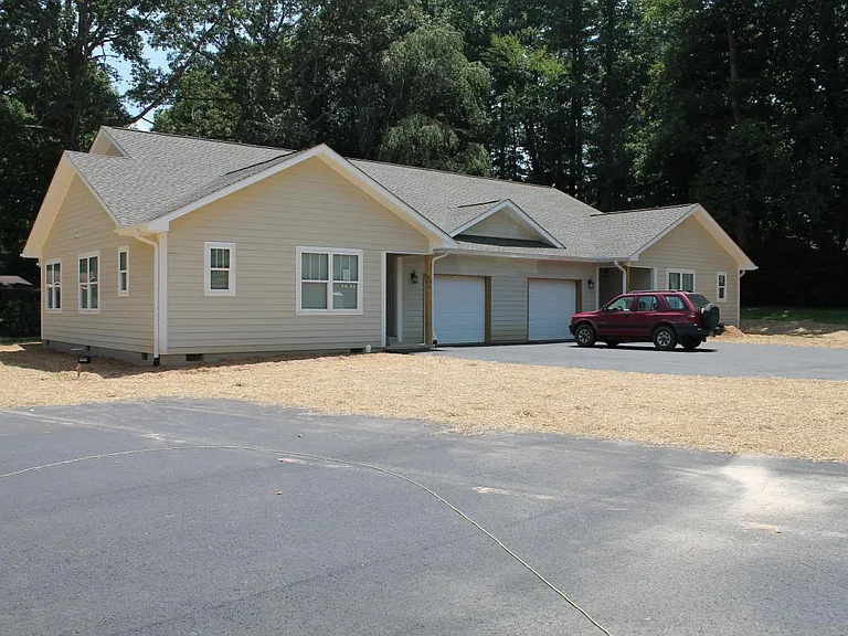 40 Tall Oaks Meadow Dr — Photo 2