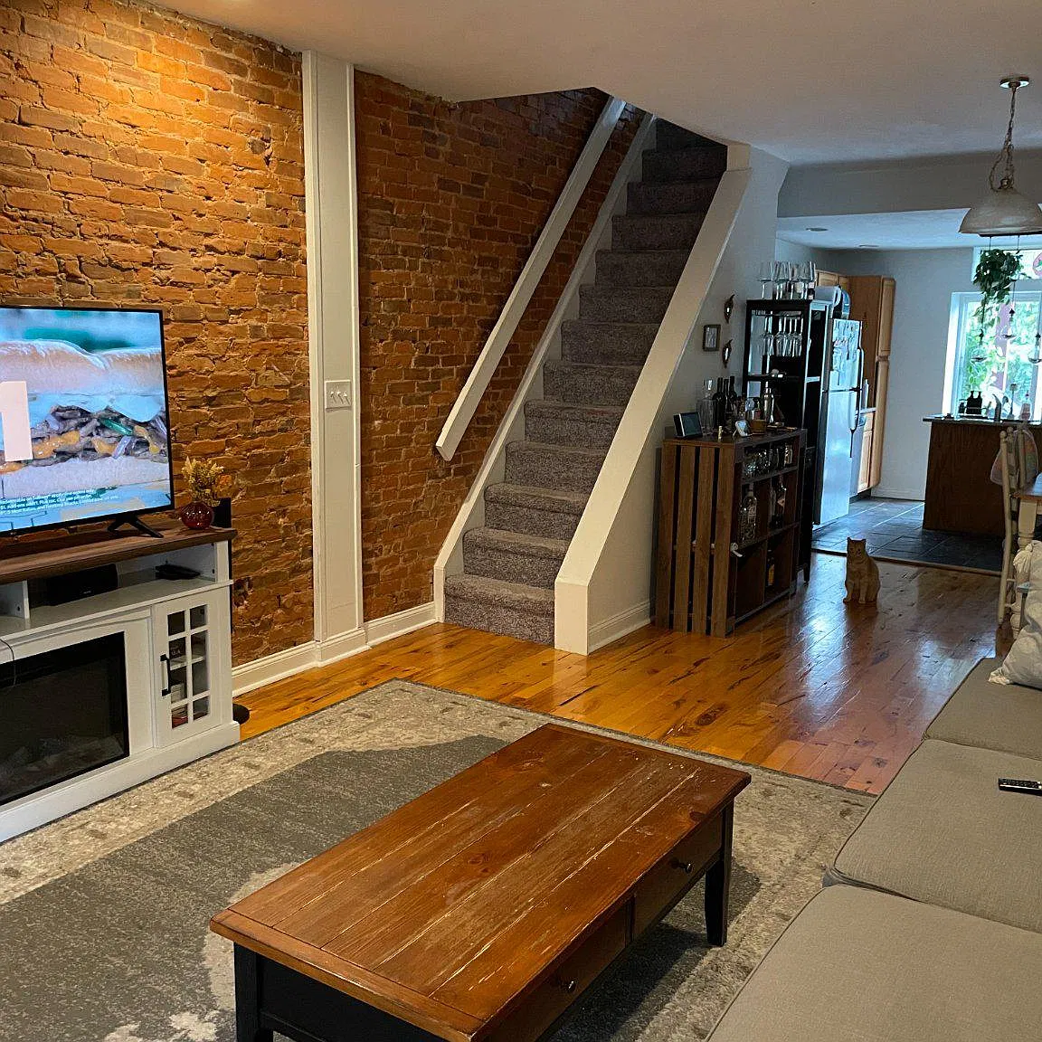 2 bed, 3.0 bath, 1564 sqft, $2,200 — Photo 2
