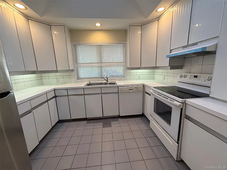 11 Webb Hill Rd — Photo 3