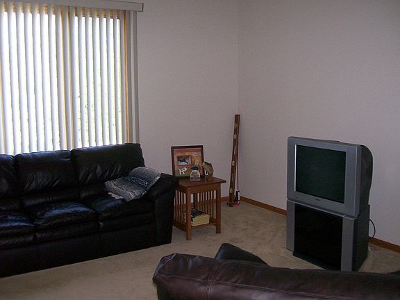5th image of 18700 Kestrel Ave