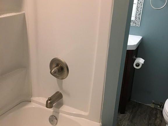 3rd image of 618 W Lovell St APT 4