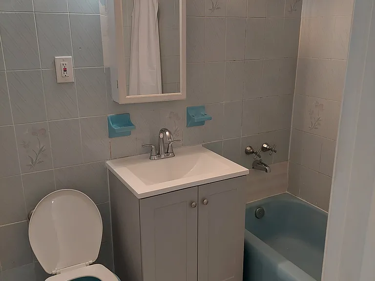 6484 Indian Creek Dr #123 — Photo 6