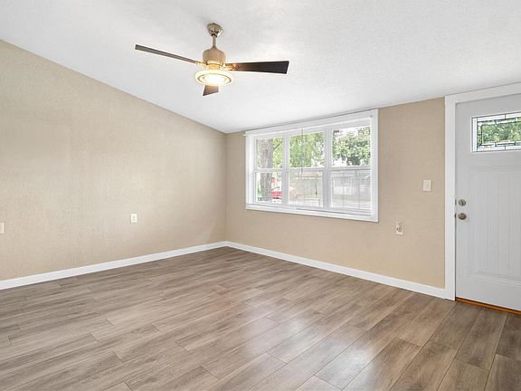 3rd image of 2328 Miracle Ave