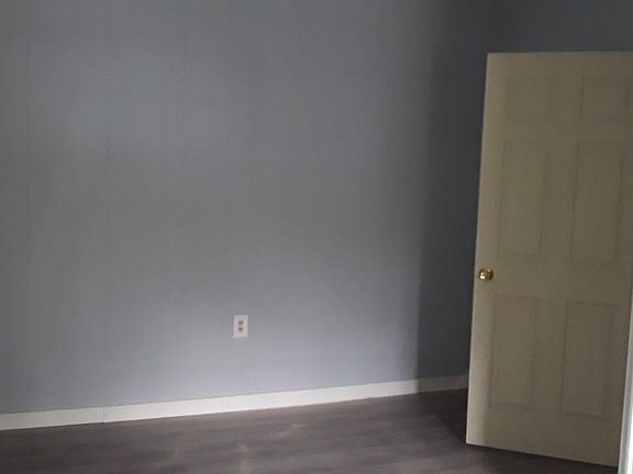 3rd image of 50 42 Nd St APT 4