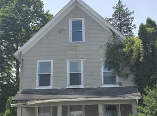 42 Spring St, New London, CT 06320