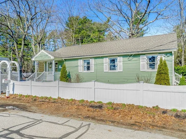 12 Lowell Rd, North Reading, MA 01864