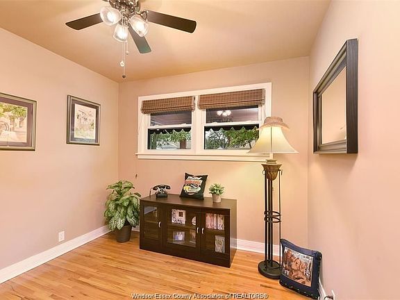 4th image of 3580 Dandurand Ave
