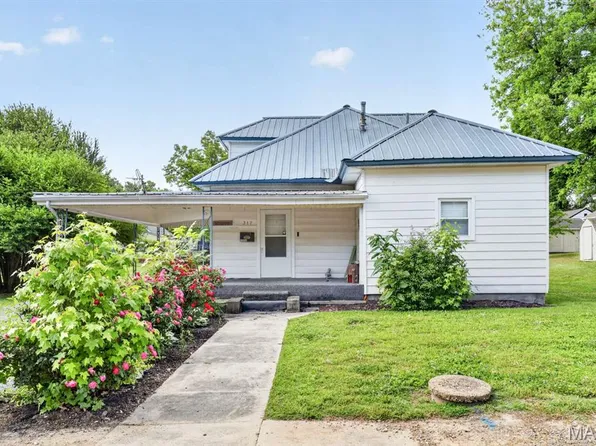 317 W Fannetta St, Dexter, MO 63841