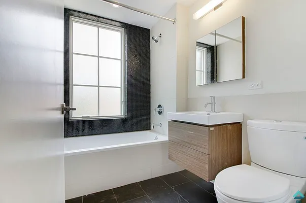 Rented by EXR | media 9