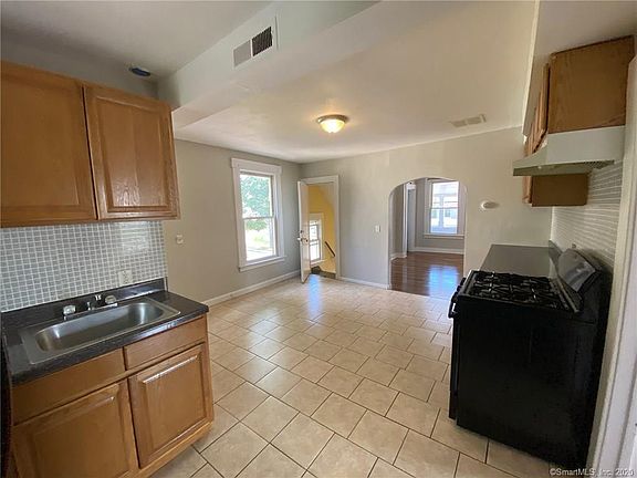 4th image of 43 Arch St Floor 2