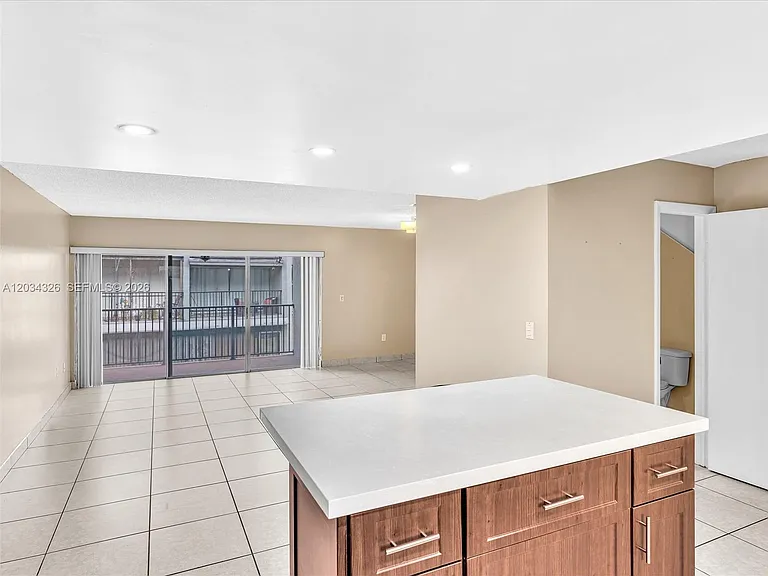 210 NW 87th Ave #L206 — Photo 13