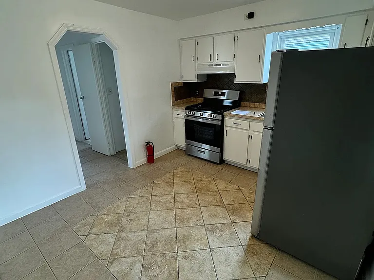 110 Chapel St #2 — Photo 2