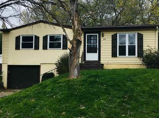 645 Manchester Dr, Kewanee, IL 61443