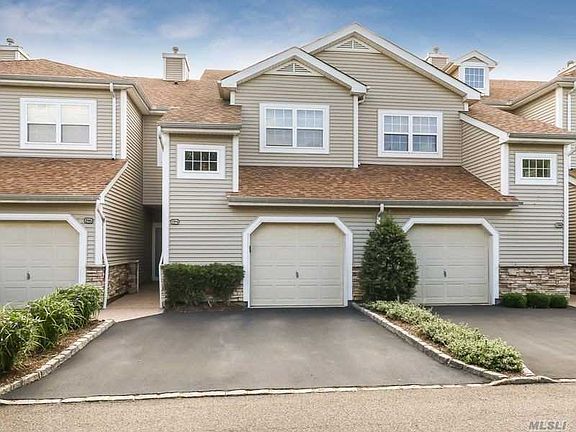 2nd image of 194 Carriage Ln