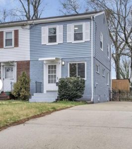 2107 Rollins Dr, Alexandria, VA, 22307