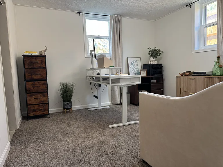 Bedroom / office